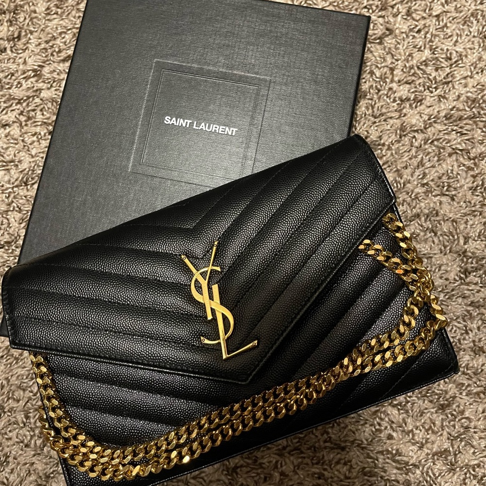 Saint Laurent Monogramme Grain de Poudre Wallet on Chain